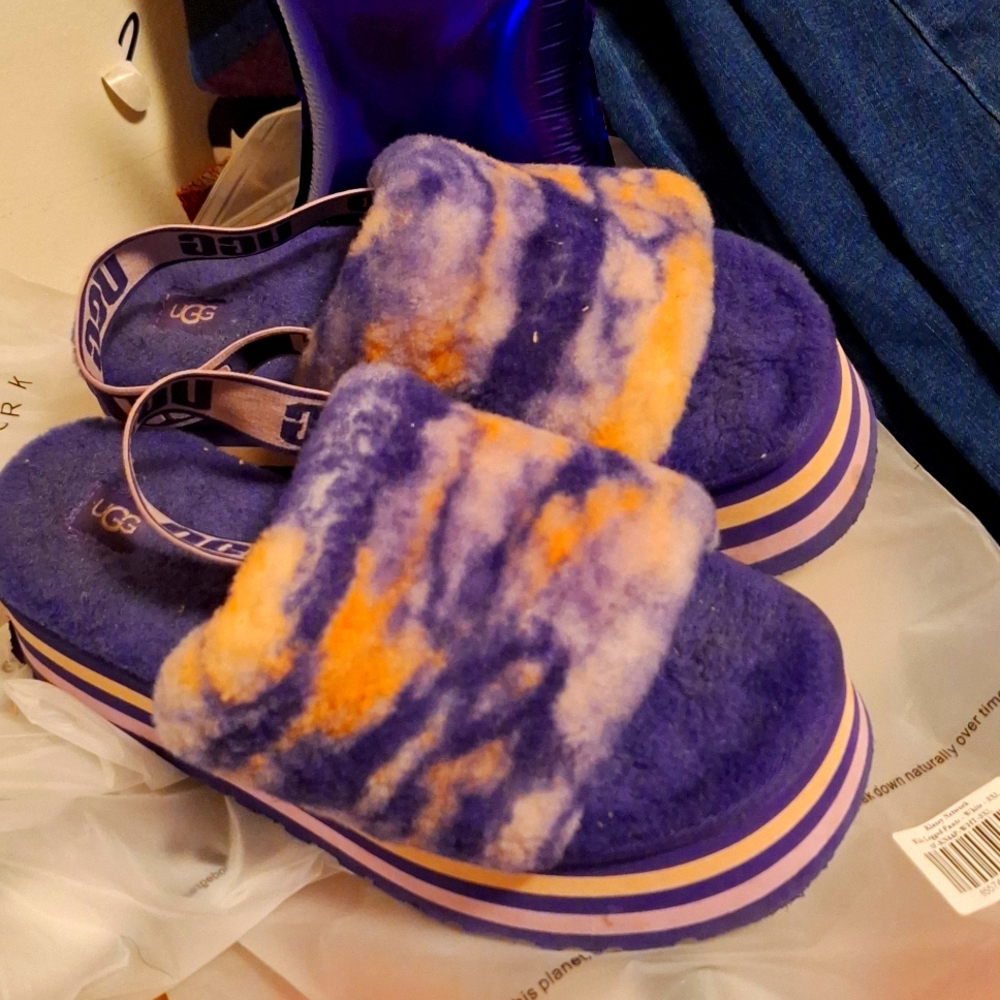 UGG